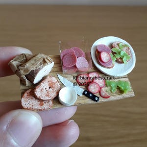 1:12 scale Dollhouse miniature sandwich prep board / sandwich making / lettuce / tomato / ham sandwich / miniature food / OOAK