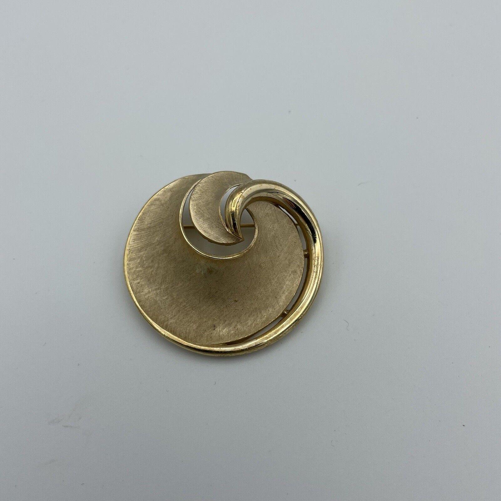 Broche Barrette Ornée Dorée à L'or Fin - Motif Ondulé Ajouré - Occasion - Sans Marque