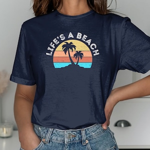 VettedVintageWares Vintage Women's 70s-80s Panama Beach Wave Surf Scene Graphic Souvenir T-Shirt, Vintage Panama Souvenir, Vintage Surfing Tee, 70s Surfing