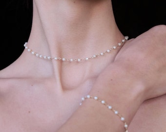 Conjunto de collar y pulsera de mini perlas