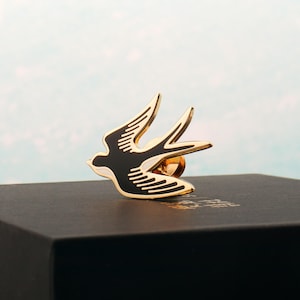 Swallow - Enamel Pin | Brooch | Delicate Accessory | Gift | Unisex