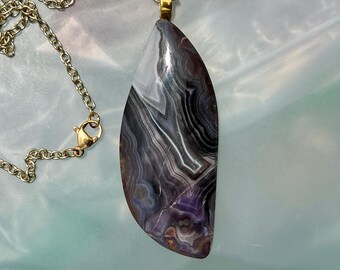 Purple Passion Agate Curved Pendant Necklace