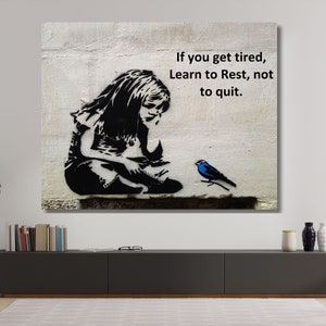 Bansky Little Girl Blue Bird Graffiti Canvas Wall Art, Banksy Little Girl Motivation Wall Decor, Inspirujący cytat Blue Bird dla małej dziewczynki