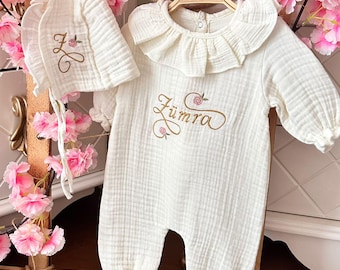 Personalized Muslin Baby Romper with Name – Custom Embroidered Baby Girl Outfit – Organic Cotton Ruffle Jumpsuit Newborn Coming Home Clothes