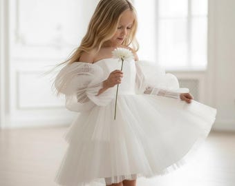 White Tulle Flower Girl Dress with Detachable Bow, Puffy Sleeve Princess Dress for Toddler Girls, Off Shoulder Wedding Party Dress