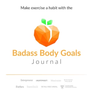 Könnte beinhalten: Ein pfirsichförmiges Logo mit einem grünen Stiel und Blättern, der Text "Badass Body Goals Journal" in Orange und Weiß und die Namen mehrerer Publikationen darunter.