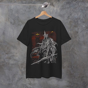 Hexenkönig von Angmar Unisex T-Shirt aus schwerer Baumwolle, Herr der Ringe Shirt, Freizeitkleidung, Geschenk für Fiction-Liebhaber, einzigartiges grafisches T-Shirt Bild 3
