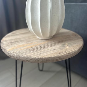 Weather Wood end table, Rustic distressed wood side table, Round end table, Accent table with metal hairpin legs, Tripod end table