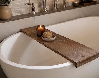 Bandeja de bañera rústica hecha a mano / Bandeja de baño de madera de pino vintage / Estante de baño estilo granja / Bandeja de bañera de madera / Decoración para baño tipo spa