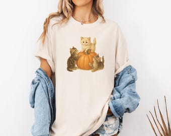 Cute Kittens Pumpkin Shirt, Vintage Fall Cat Shirt, Halloween Cat Tee, Cozy Autumn Kitten Shirt, Pumpkin Cat Lover Fall Gift