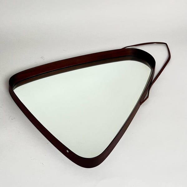 Espejo de pared vintage de teca, estilo moderno de mediados de siglo - Triangular con esquinas redondeadas, Dinamarca, años 60