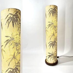 Vintage Cylindrical Floor Lamp – Wooden Base, Floral Fabric Shade, 1960s DDR, Warm Light, Retro Design, Double Bulb, Mid-Century Modern