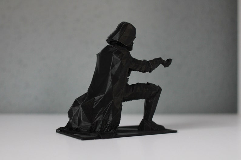 3D Printed Darth Vader Pen Holder The Dark Side of Desk Organization Bild 5