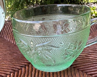 A set of 4 teacups in the “Sandwich” pattern made by Indiana Glass bright Chantilly green for Tiara Exclusives