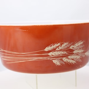 Pyrex Vintage Autumn Harvest Casserole Dish 475B 2.5-quart baking dish Wheat Design on rust colored background oven safe baking dish