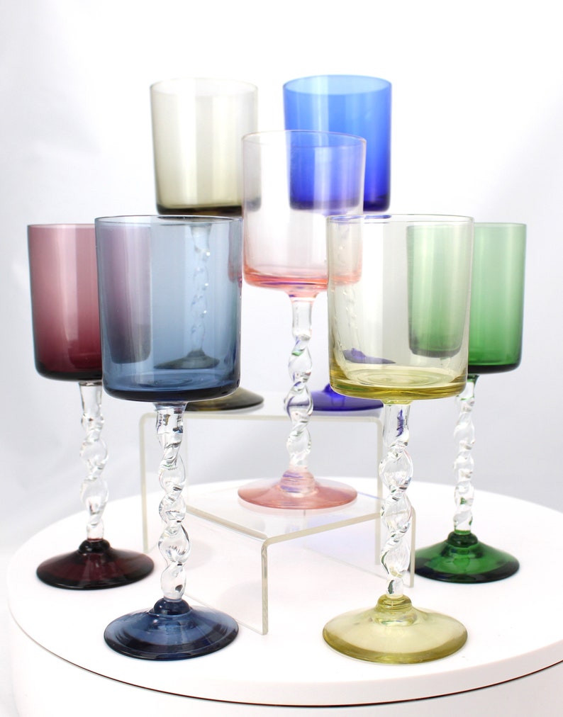 A vintage set of 7 Belfield twisted stem cordial or shot glasses multi-color MCM Bild 1