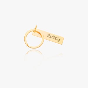 Porte-clés gravé personnalisé - Cadeau personnalisé pour plaque nominative - Porte-clés minimaliste pour lui ou pour elle - Cadeau attentionné avec boîte-cadeau
