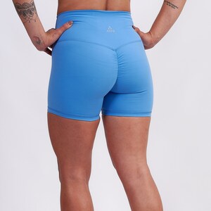 Confort Meia Lua V-cut Short Shorts -  Canada