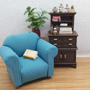 Puppenhaus 1/12 Miniatur &#39;Arrow&#39; Accent Chair, handgefertigt, überpolstert