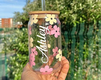 Personalised Glass Bamboo Cup with Lid & Straw  - Tumbler cup with daisy - Cute retro floral design tumbler -  BPA free - Ice coffee tumbler