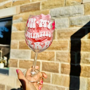 In my thirties era wine glass  - 30th birthday gifts - Luxury daughters birthday present -  Best friend keepsake - Happy birthday - Cheers