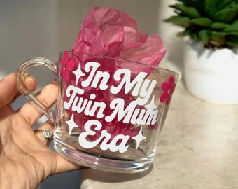 Personalisierte Twin Mum Era Glasbecher: Benutzerdefinierte Blumenfarben