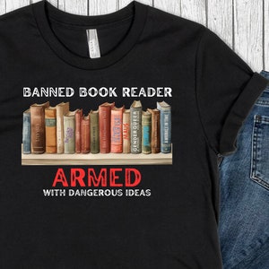 Banned Books T-Shirt, beschützt mit Ideen, 100% Baumwolle (BANNED_READER_IMAGE_2_)