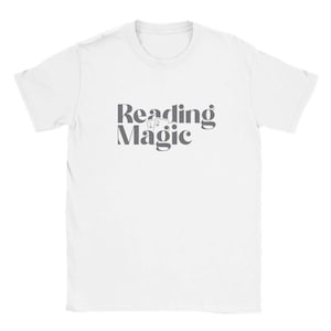 Leer es magia - Camiseta unisex para adultos - Cartas mágicas