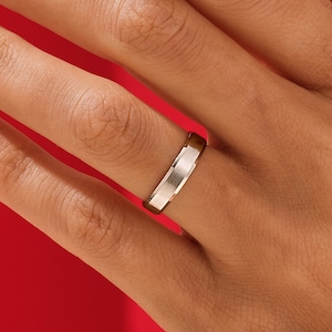 Matte Beveled 10k Solid White Gold Wedding Band for Men and Women / Comfort Fit Wedding Ring with Free Engraving / Beveled Band