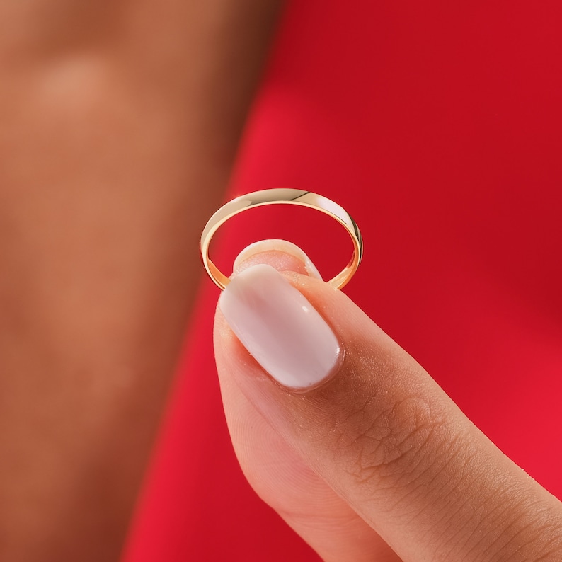 Alianza de boda de oro amarillo macizo de 10 k / 14 k / 18 k con cúpula pulida de 2 mm para hombres y mujeres / Anillo de bodas de ajuste cómodo con grabado gratuito imagen 3