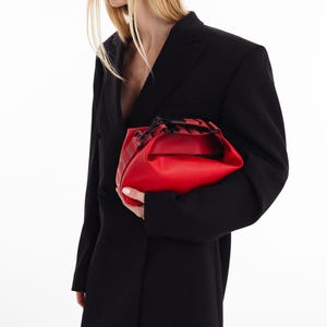 Kleine Handtasche aus Eco-Leder mit kurzem Schultergurt, rote Handtasche aus Kunstleder im Shopper-Stil