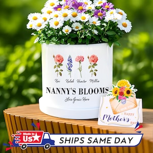 Custom Grandma's Garden Plant Pot – Personalized Flower Pot for Mother's Day, Birth Month Flower Gift for Grandma, Mom, or Daughter