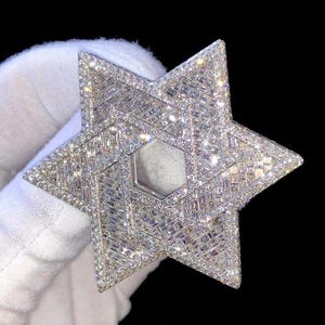 Colgante en forma de estrella. Colgante de estrella de diamante VVS, colgante de moissanita de plata 925 estilo hip hop, colgante de diamante baguette con acabado esmaltado para regalo de cumpleaños.