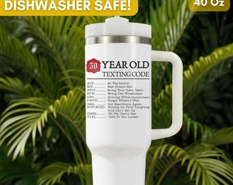 Vaso térmico con código de mensajes de texto para mayores de 50 años. Divertido vaso térmico de viaje para el 50 cumpleaños. Regalo de humor para personas mayores, ideal para hombres y mujeres que cumplen 50 años. Disponible en 20 oz y 40 oz.