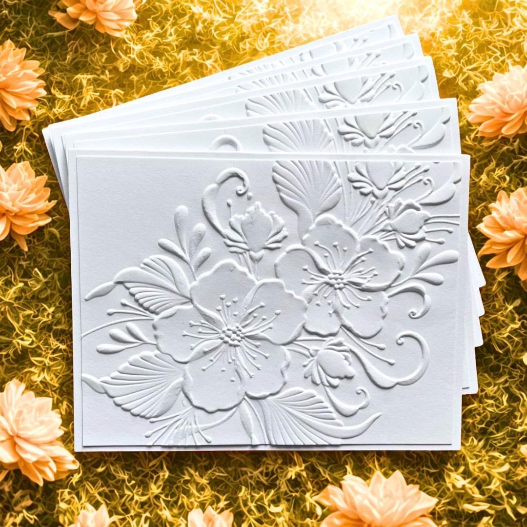 Juego de tarjetas de felicitación con flores en relieve: tarjetas blancas en blanco hechas a mano