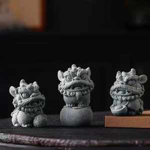 Oriental Guardian Lion Trio Sandstone Sculpture Zen Home Decor Asian Decoration Carving Craft FishTank Decor Mini Dragon Statue Feng Shui