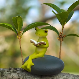 Frog On Stone Garden Sculpture Outdoor Decoration Yard Decor Home Decor Gift Fish Tank Decor