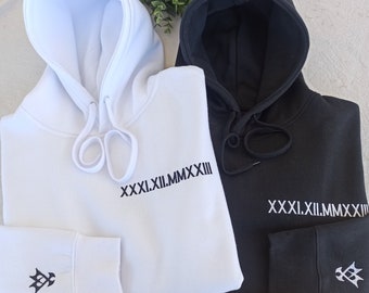 Jahrestag kundenspezifischer Hoodie Freund-Paar-Hoodie bestickte römische Ziffer Datum Hoodie Verlobungsgeschenk personalisiertes Geschenk für Sie & Ihn.