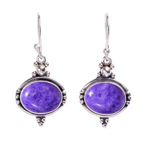 Charoite ädelstensörhängen 925 sterlingsilversmycken Handgjorda hängande örhängen Smycken Unika ädelstenssmycken Present till henne