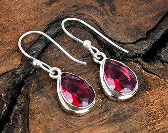Pendientes colgantes de turmalina rosa, hechos a mano en plata de ley. Pendientes de plata de ley con turmalina.
