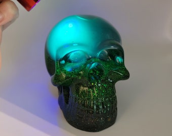 Resin liquid core skull- Glitter resin skull- Shaker skull- Snow globe skull- Skull globe