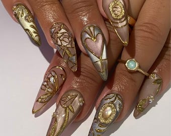 Luxury Gold Heart Stained Glass Press On Nails, Vintage Pearl Metallic Nails, Romantic Art Deco Bridal Set