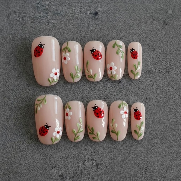 Spring Ladybug Press On Nails Nude Daisy Floral Garden Cute Short Handmade Acrylic Glue On Set