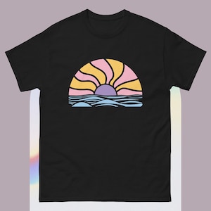 Retro Style Tropical Vintage sunset Beach Palm Tree Sunset Beach Palms Summer Vibes Retro Tropical Summer T-Shirt