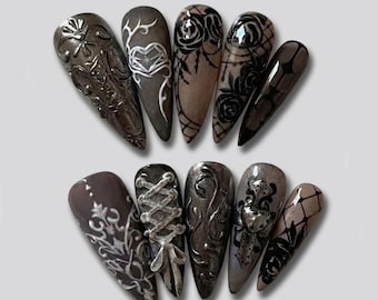 Uñas postizas Gothic Nocturne / Rosas de encaje de corsé plateadas antiguas en 3D (estilo stiletto)