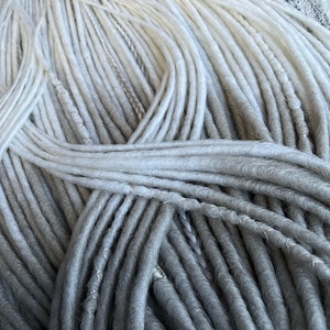 Rastas sintéticas blancas y rastas plateadas con Smooth Dreadlocks DE o SE Fake Dreads platino blanco rubio Faux Locs para Festival Outfit