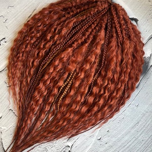 Gember krullende extensies, synthetische dreads, golvende dreads, nephaarextensies, foxy golvende haarextensies, gemberdreadlocks, DE dreads