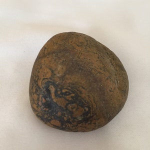 Météorite brute, authentique météorite lunaire de 1361 carats pour l&#39;énergie cosmique, excellent cadeau pour elle, guérison spirituelle
