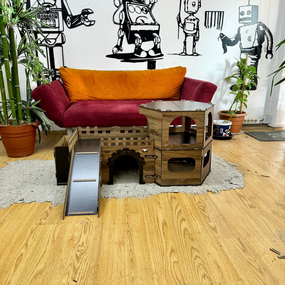 LARGE CASTLE With FEADER Rabbit House, Large Rabbits House, Suitable ...