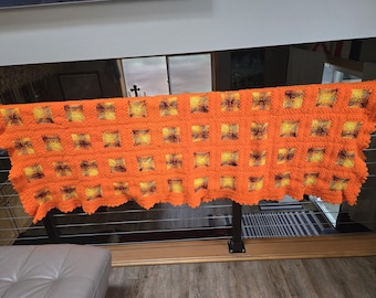 Manta de ganchillo vintage grande y única de los años 70.